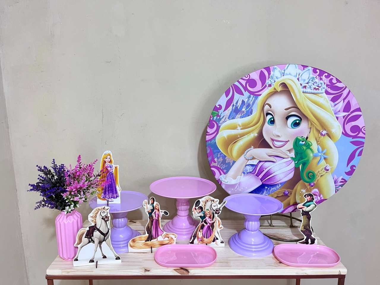 Rapunzel - Mini Festa - Kit Parabens - PEGUE E MONTE CATALAGO VEM FESTEJAR PALMAS