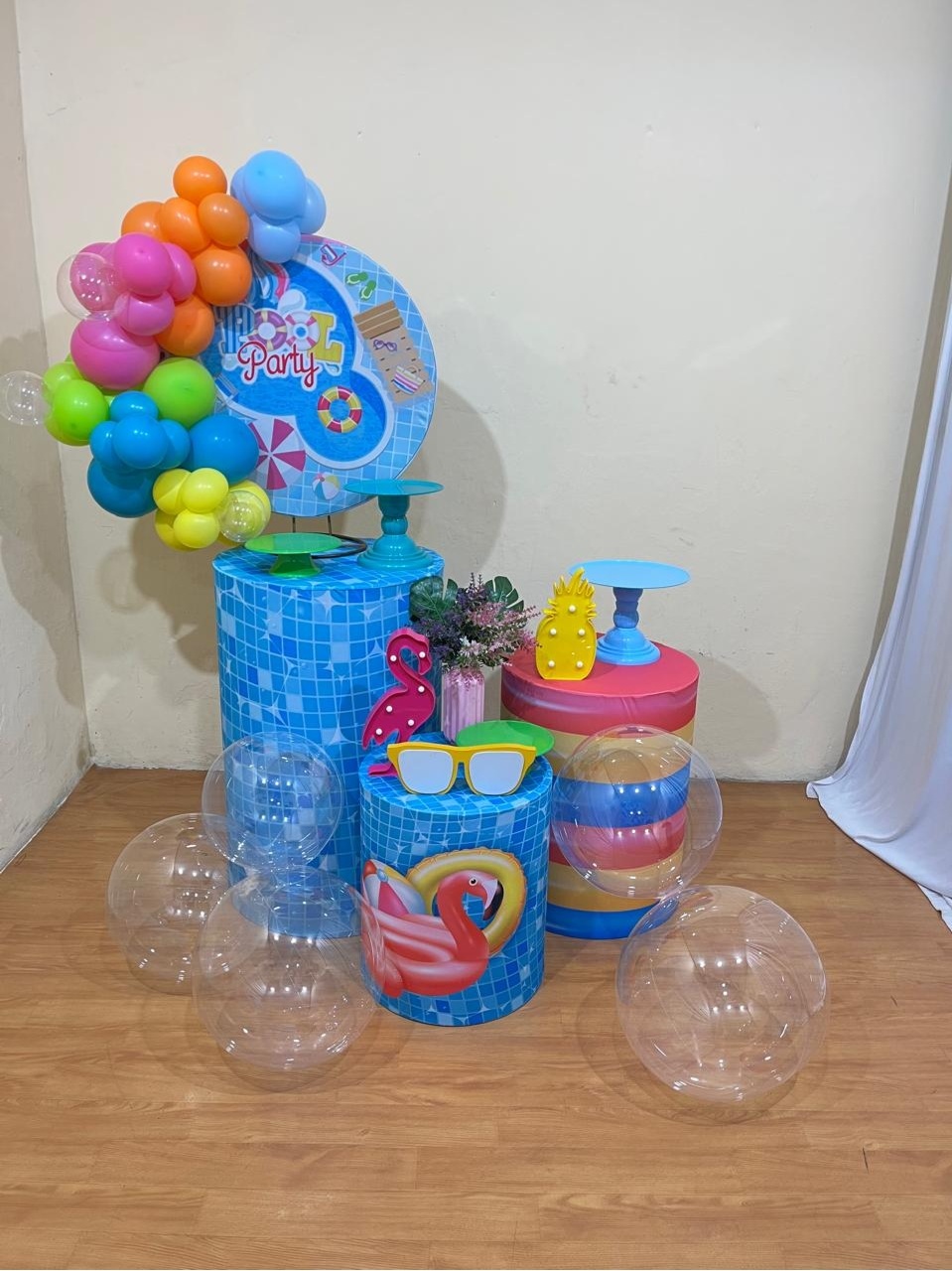 Pool Party Menina - Mini Festa - Kit Festão Com Balões Bubbles - PEGUE E MONTE CATALAGO VEM FESTEJAR PALMAS