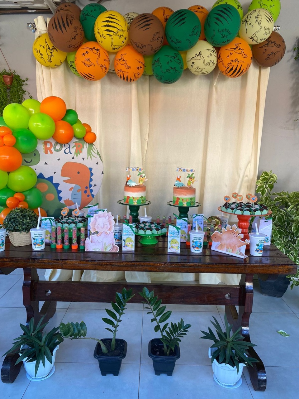 Dino Baby  - Mini Festa - Kit Festejar (Sem Mesas) - PEGUE E MONTE CATALAGO VEM FESTEJAR PALMAS