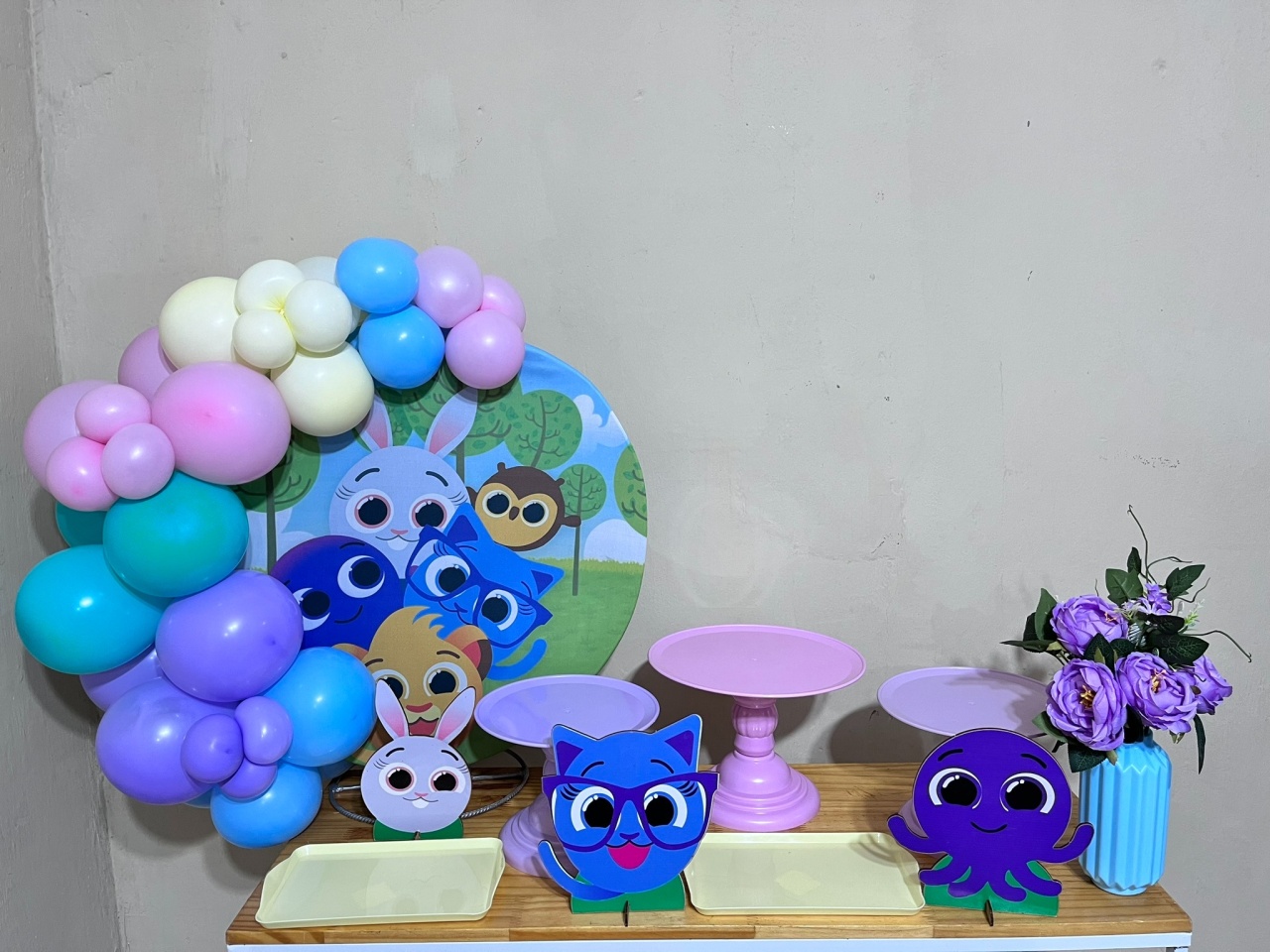 Bolo Fofos - Meninas - Mini Festa - Kit Festejar - PEGUE E MONTE CATALAGO VEM FESTEJAR PALMAS