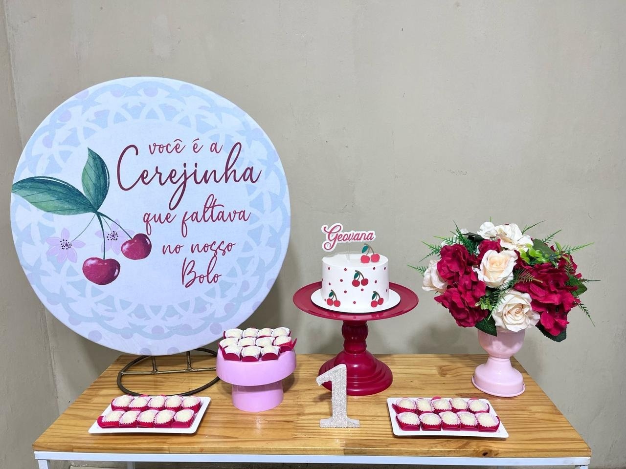 Cereja - Mini Festa - Kit Parabéns - PEGUE E MONTE CATALAGO VEM FESTEJAR PALMAS