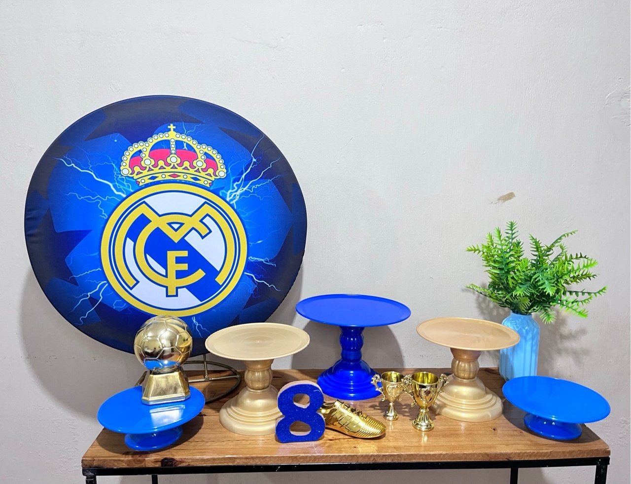 Real Madrid - Mini - Kit Parabéns - PEGUE E MONTE CATALAGO VEM FESTEJAR PALMAS