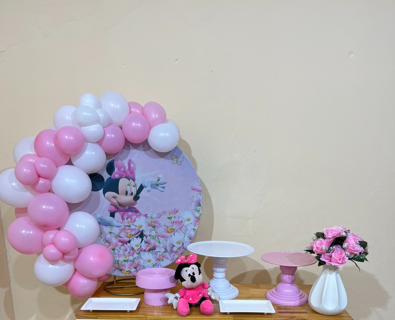 Minnie Rosa - Mini Festa - Kit Festejar  - PEGUE E MONTE CATALAGO VEM FESTEJAR PALMAS