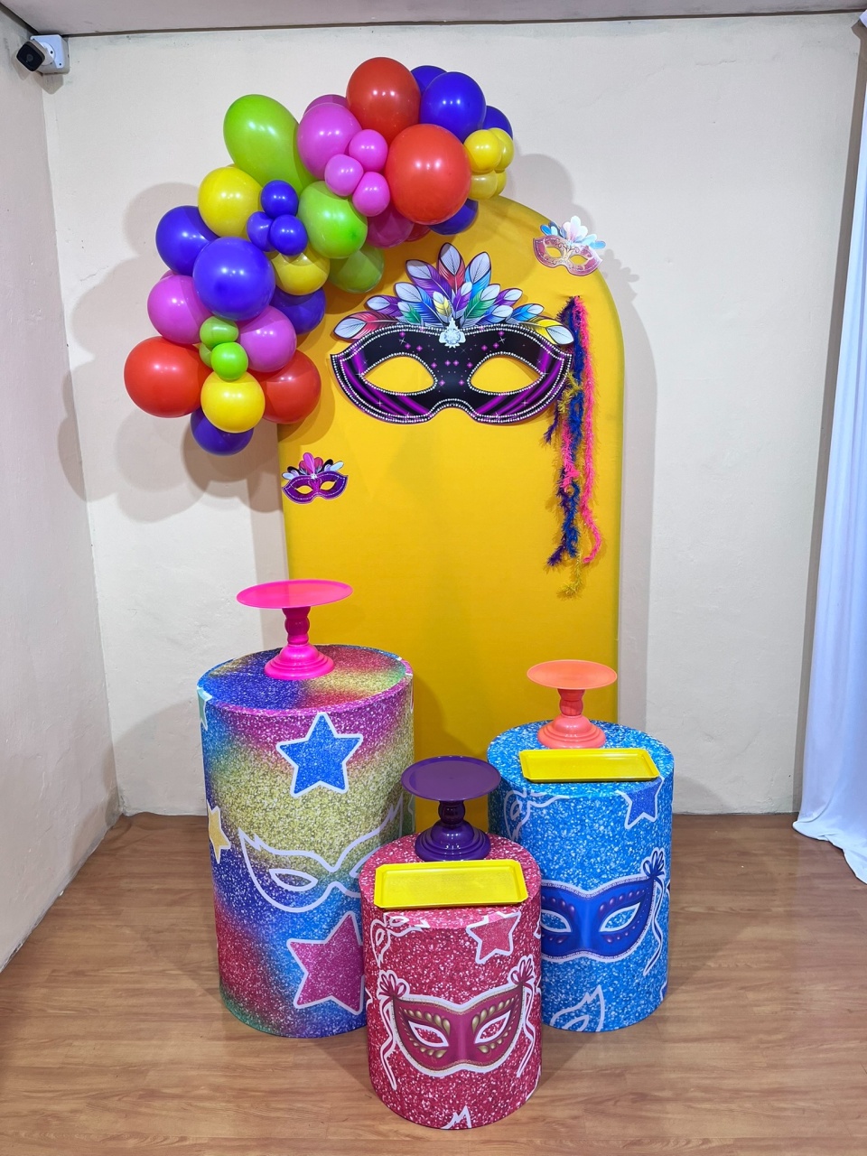 Carnaval Mascaras - Festa Completa - Kit Parabéns Com Balões - PEGUE E MONTE CATALAGO VEM FESTEJAR PALMAS