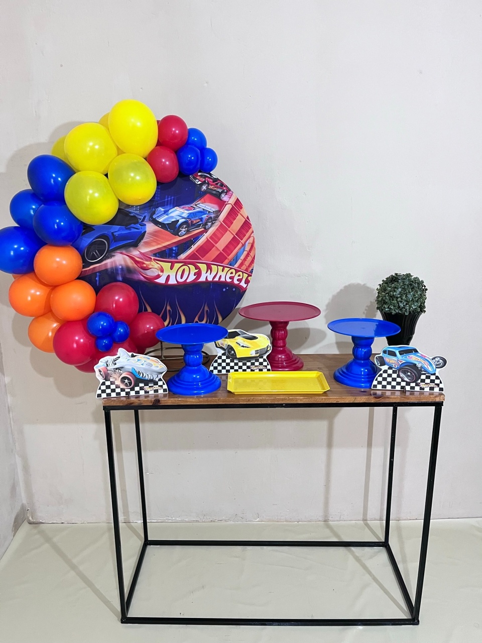 Hotweels - Mini Festa - Kit Comemore - PEGUE E MONTE CATALAGO VEM FESTEJAR PALMAS