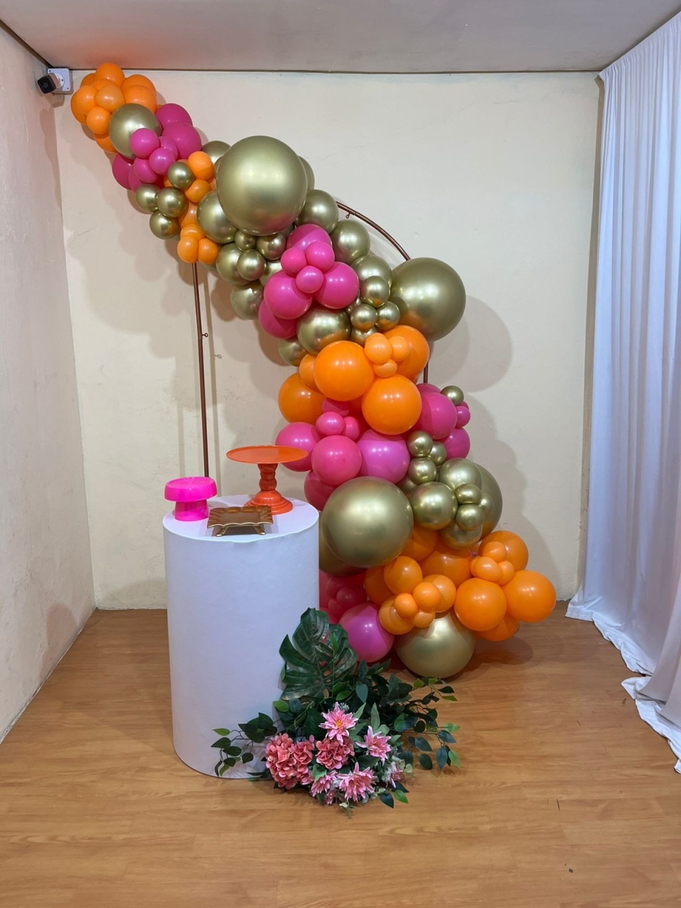 Pink Laranja Dourado - Tropical - Festa Completa - Kit Comemore - Com Balões  - PEGUE E MONTE CATALAGO VEM FESTEJAR PALMAS