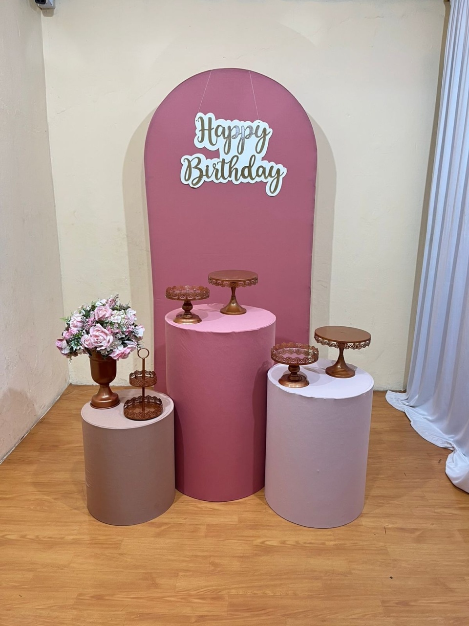 Rose  - Festa Completa - Kit Festejar - PEGUE E MONTE CATALAGO VEM FESTEJAR PALMAS