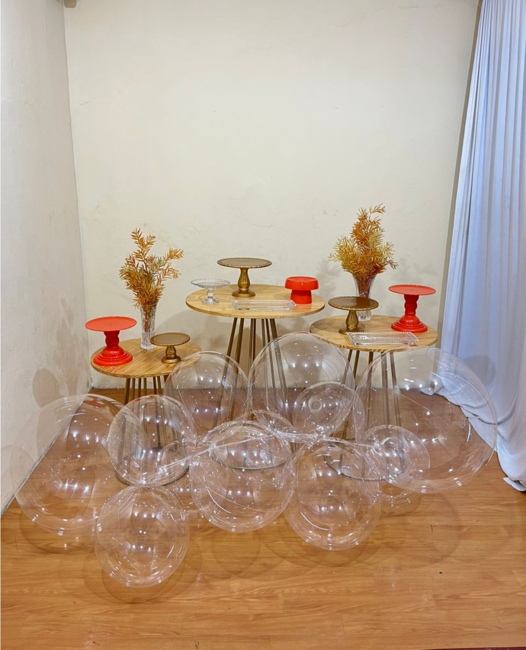 Laranja E Dourado - Mesa Cone Com Balões - PEGUE E MONTE CATALAGO VEM FESTEJAR PALMAS