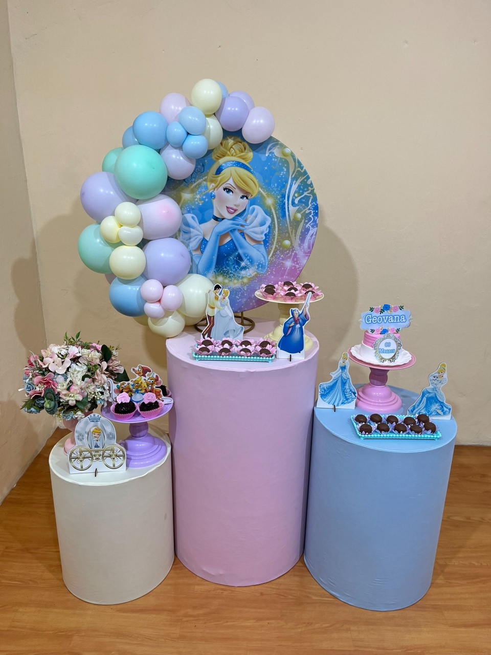 Princesa Cinderela  - Mini Festa - Kit Festão - PEGUE E MONTE CATALAGO VEM FESTEJAR PALMAS