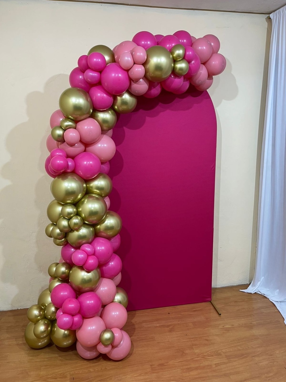 Balões Rosa - Bege - Dourado - PEGUE E MONTE CATALAGO VEM FESTEJAR PALMAS