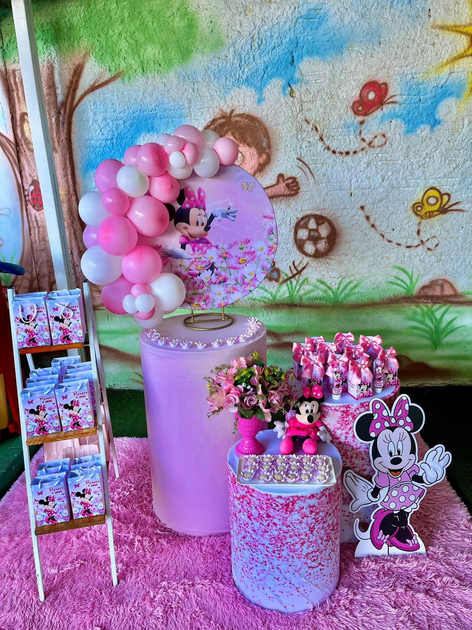 Minnie Rosa - Kit Mini Festa - Festão - C/ Tapete + Escadinha - PEGUE E MONTE CATALAGO VEM FESTEJAR PALMAS