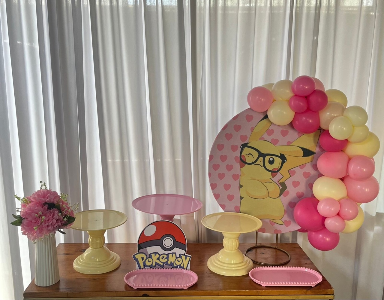 Pokemon Meninas - Mini Festa - Kit Festejar - PEGUE E MONTE CATALAGO VEM FESTEJAR PALMAS