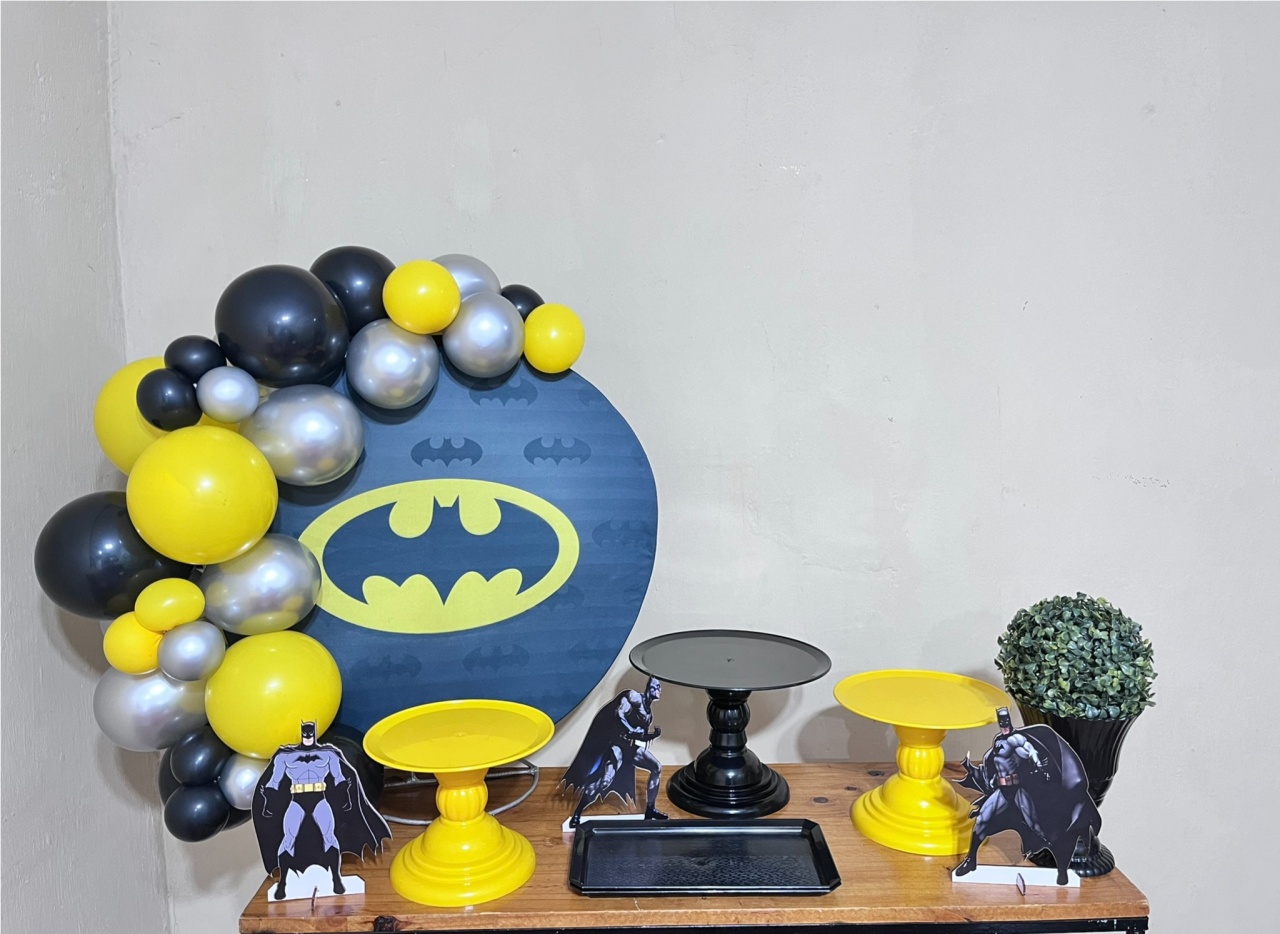 Batman - Mini Festa - Kit Parabéns (Não Inclui Balões) - PEGUE E MONTE CATALAGO VEM FESTEJAR PALMAS