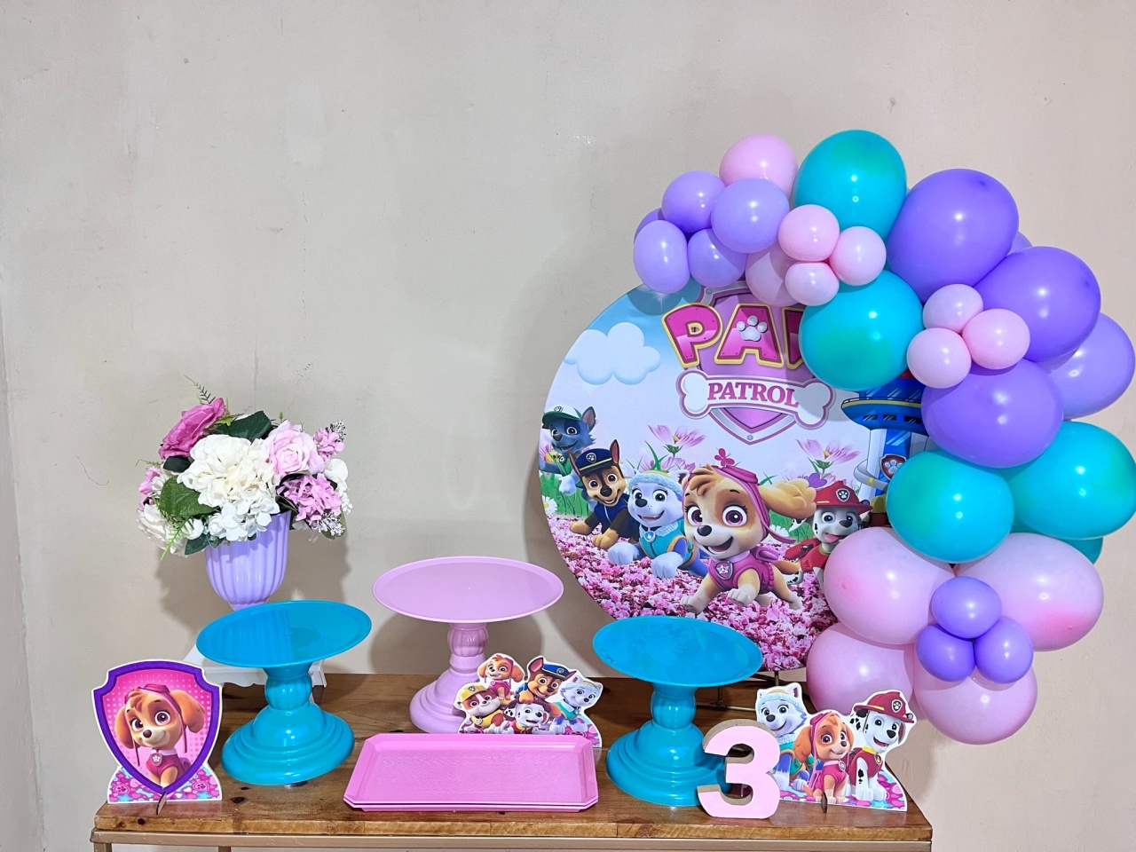 Skye - Mini de Mesa - Kit Festejar - PEGUE E MONTE CATALAGO VEM FESTEJAR PALMAS
