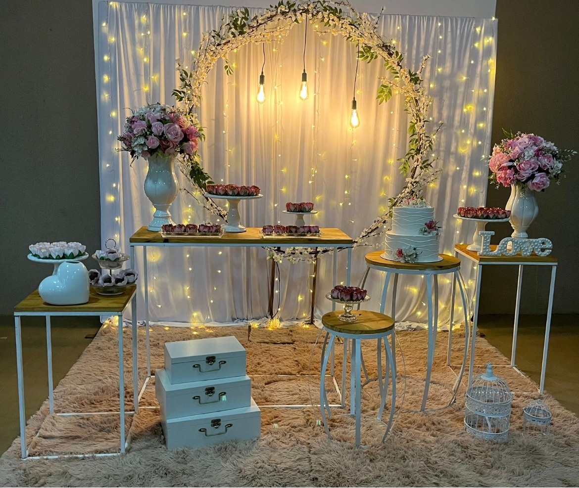 Casamento Branco Delicado - PEGUE E MONTE CATALAGO VEM FESTEJAR PALMAS