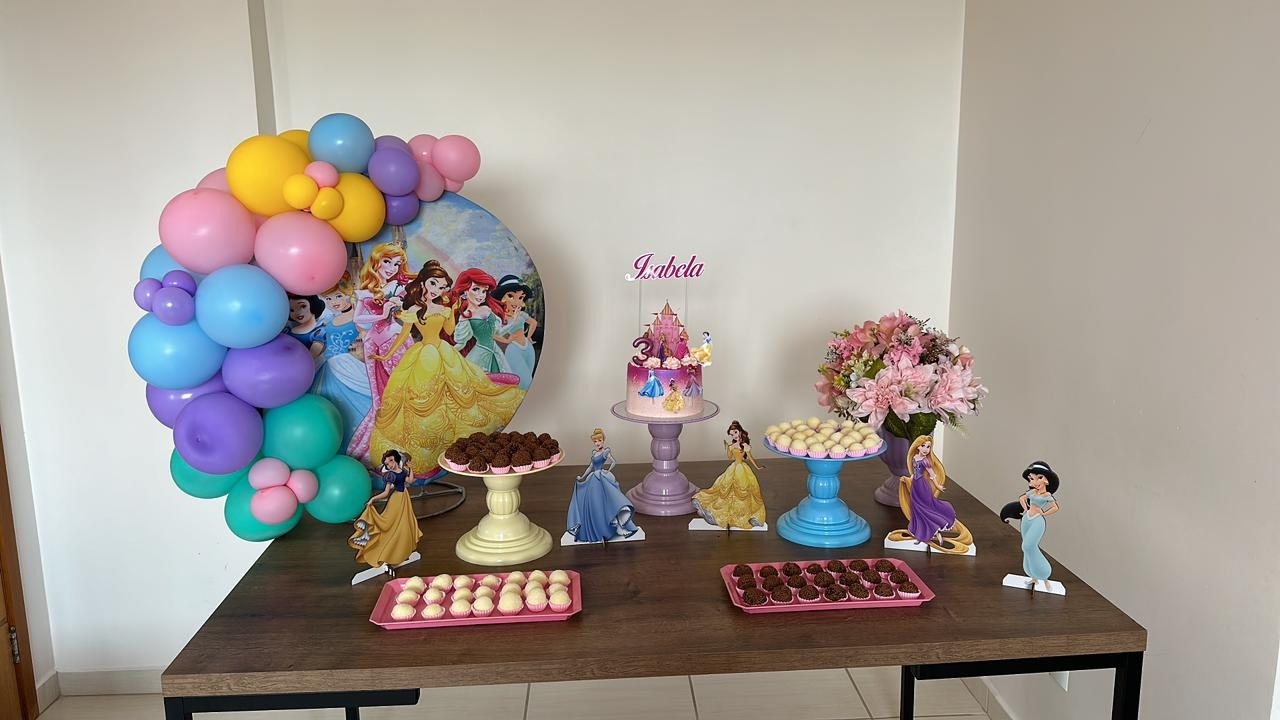 Princesas  - Mini Festa - Kit Fstejar - Resultado da Cliente - PEGUE E MONTE CATALAGO VEM FESTEJAR PALMAS