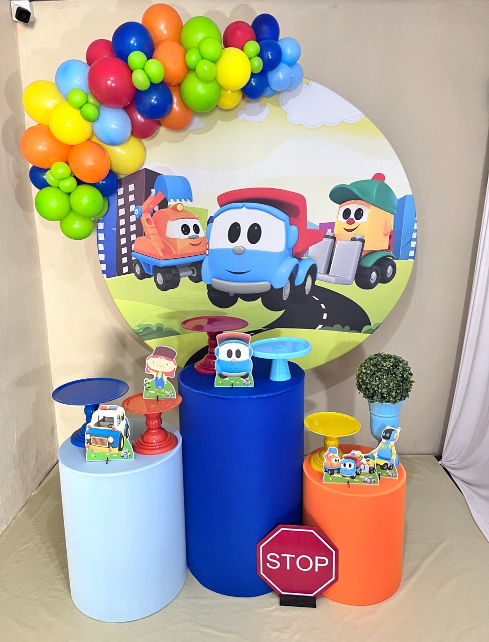 Leo E O Caminhão - Festa Completa  - Kit Festejar  (Com Balões)  - PEGUE E MONTE CATALAGO VEM FESTEJAR PALMAS