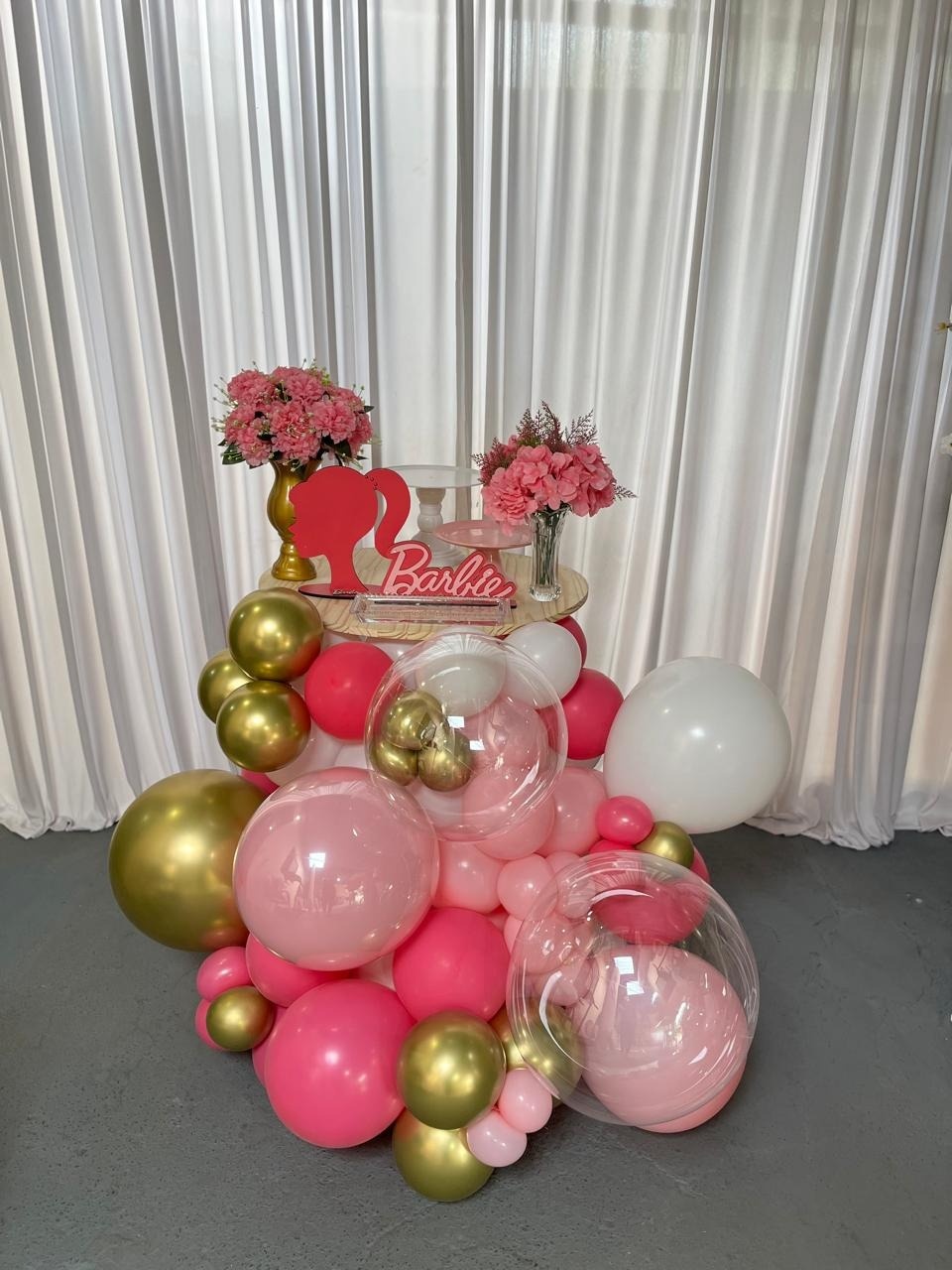 Mesa Cone G Personalizada Barbie Profissões - Fazemos Em Qualquer Cor  - PEGUE E MONTE CATALAGO VEM FESTEJAR PALMAS