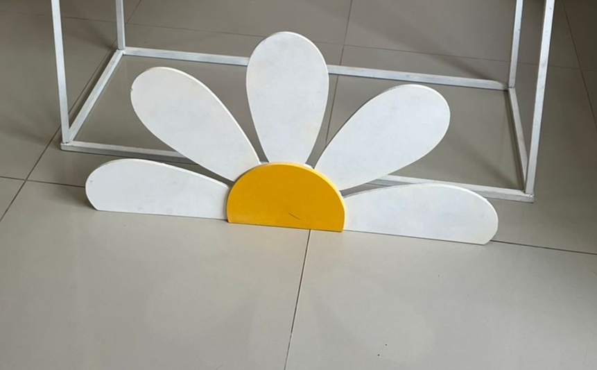 Margaridas G Mdf Item Decorativo  - PEGUE E MONTE CATALAGO VEM FESTEJAR PALMAS