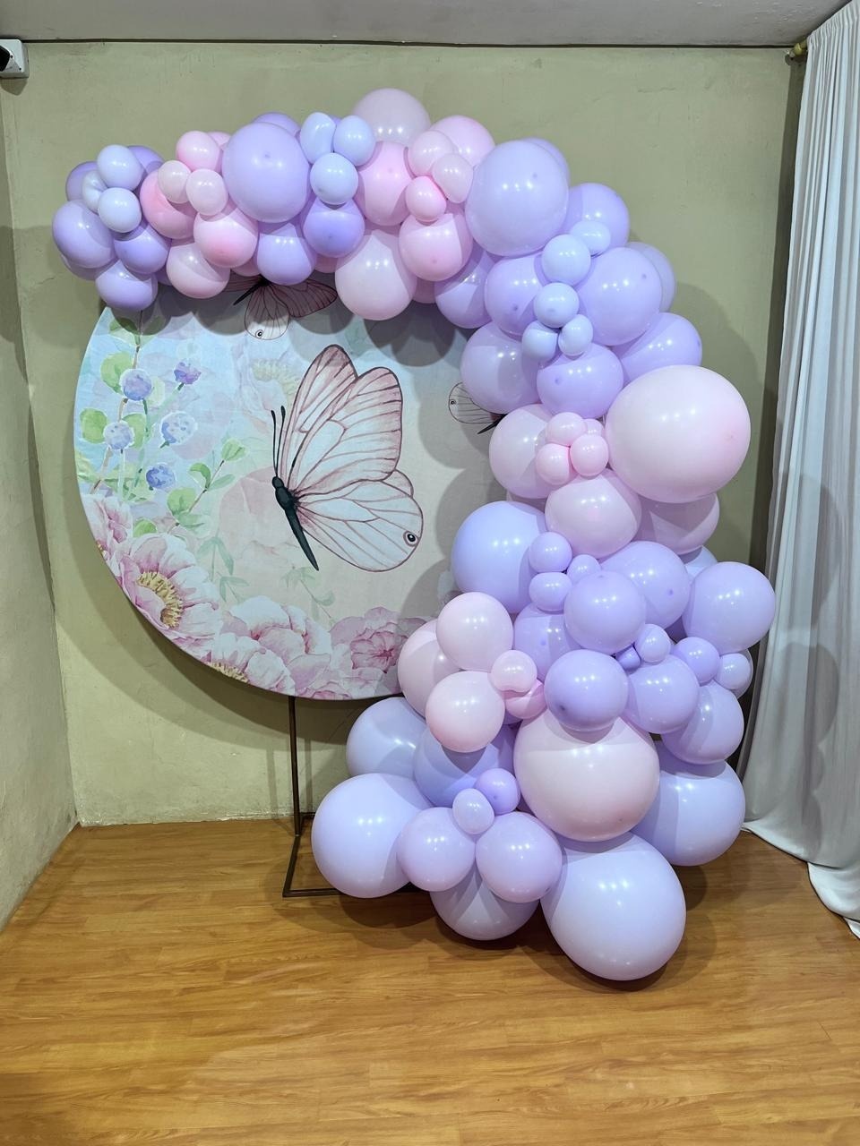 Guirlanda de Balões - Cores Candy - Jardim das Borboletas - Lilas Rosa - PEGUE E MONTE CATALAGO VEM FESTEJAR PALMAS