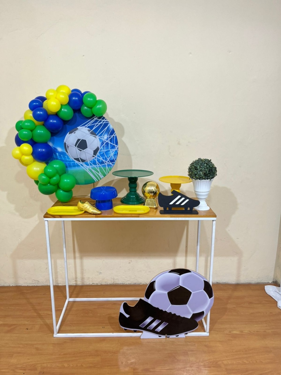 Estadio Futebol - Copa Do Mundo - Mini Festa - Kit Comemore C/ Display Chão - PEGUE E MONTE CATALAGO VEM FESTEJAR PALMAS