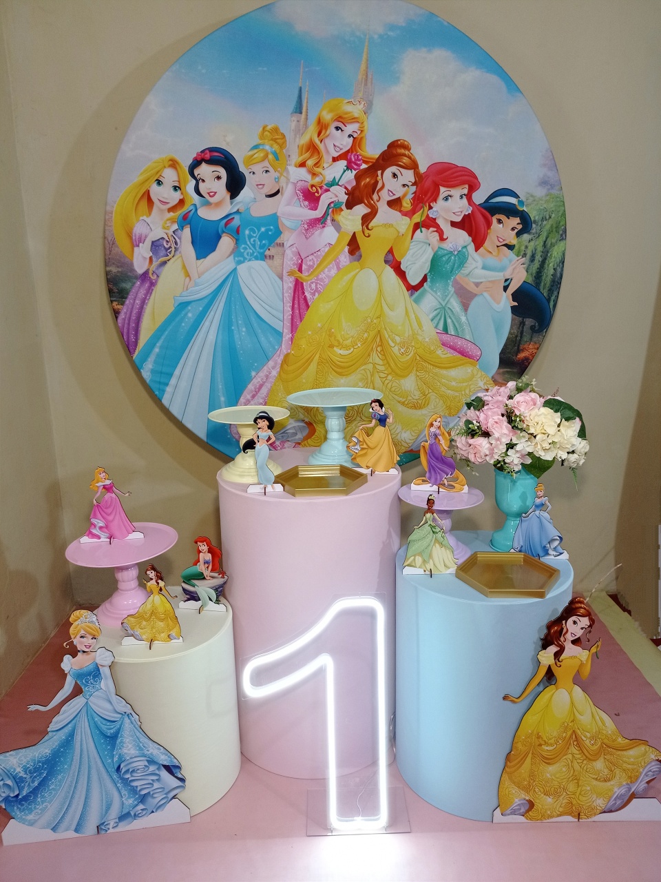 Princesas da Dinsey  - Completo - Kit Festejar - Numero Led - PEGUE E MONTE CATALAGO VEM FESTEJAR PALMAS