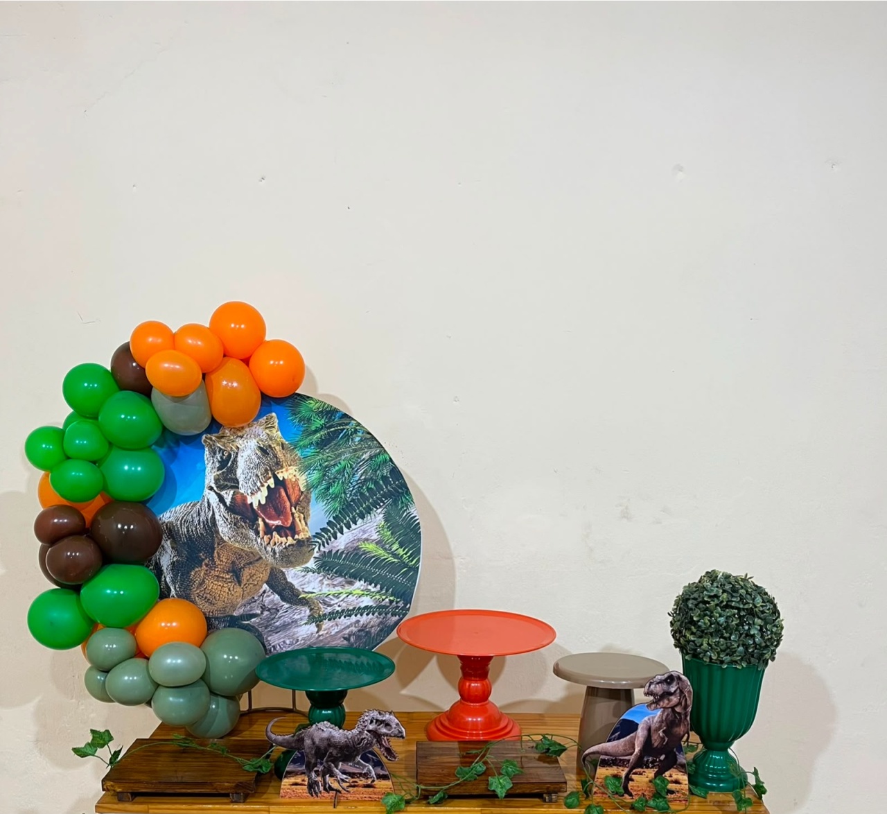 Dinossauro 2 - Mini Festa - Kit Festejar - PEGUE E MONTE CATALAGO VEM FESTEJAR PALMAS