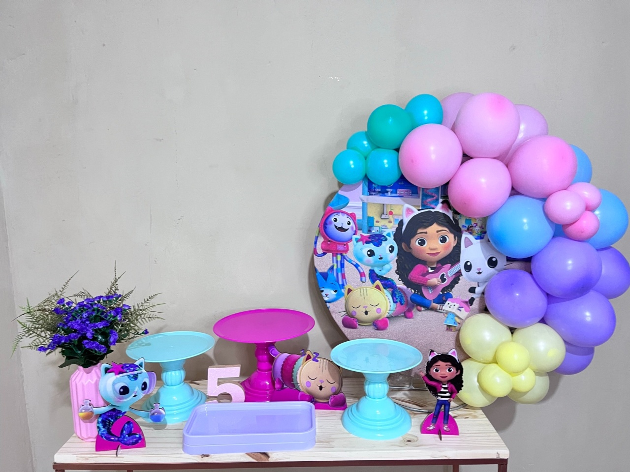 Casa Magica da Gaby - Mini - Kit Festejar - PEGUE E MONTE CATALAGO VEM FESTEJAR PALMAS