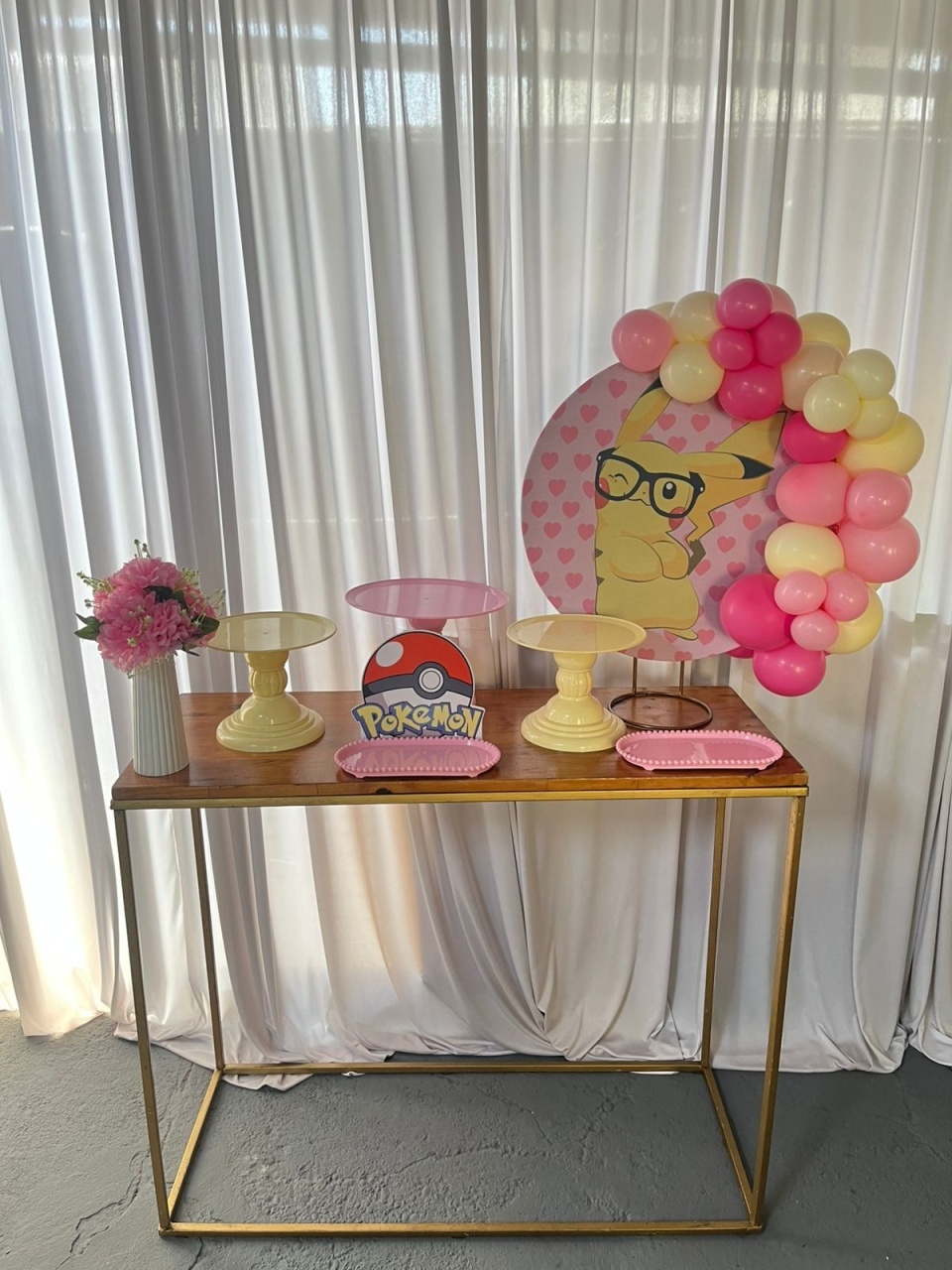 Pokemon Meninas - Mini Festa - Kit Comemore - PEGUE E MONTE CATALAGO VEM FESTEJAR PALMAS