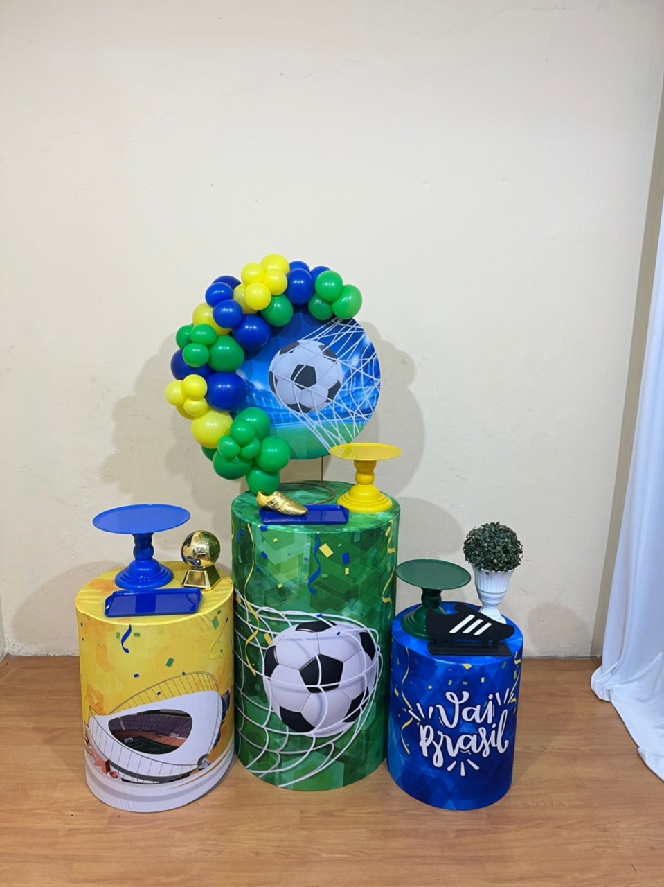 Estadio Futebol Cilindros - Copa Do Mundo - Mini Festa - Kit Festão - PEGUE E MONTE CATALAGO VEM FESTEJAR PALMAS