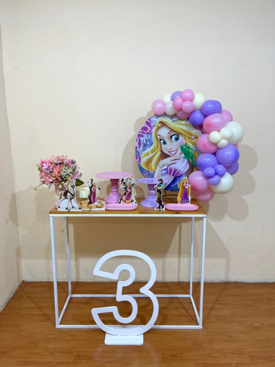 Enrolados - Rapunzel - Mini Festa - Kit Comemore Com Numero Chão Mdf - PEGUE E MONTE CATALAGO VEM FESTEJAR PALMAS
