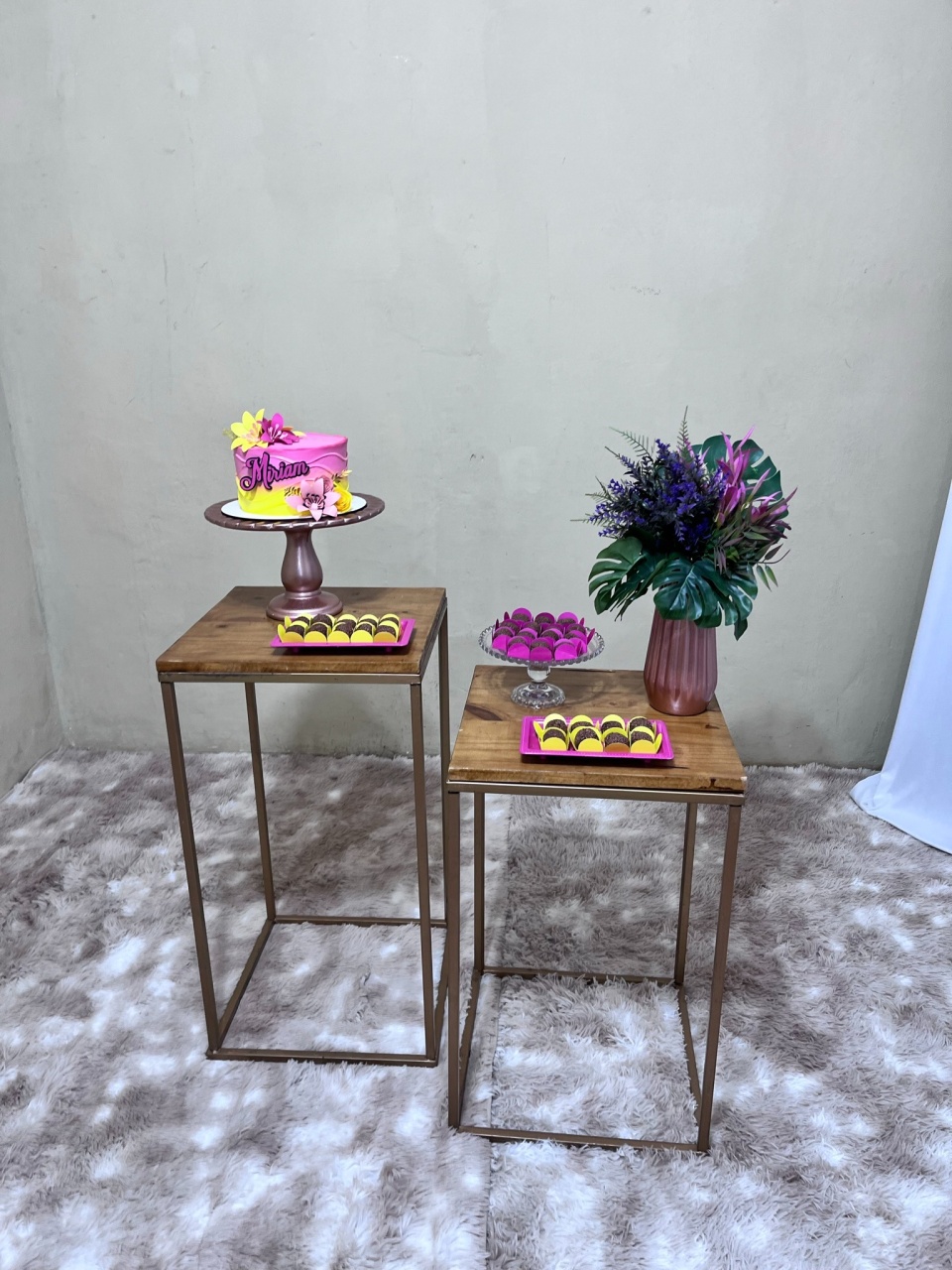 Dupla de Mesa Com Bandejas  - PEGUE E MONTE CATALAGO VEM FESTEJAR PALMAS