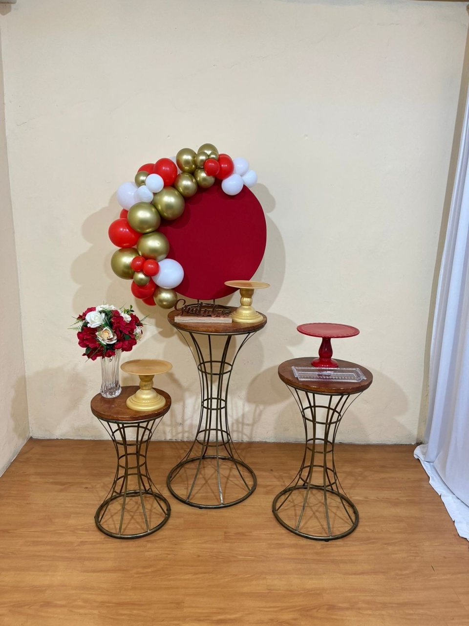 Vermelho E Dourado Delicado - Kit Festão - PEGUE E MONTE CATALAGO VEM FESTEJAR PALMAS