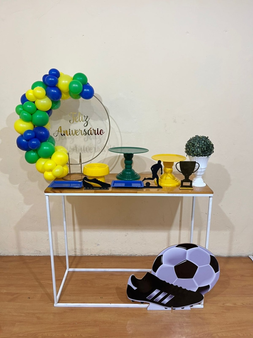Feliz Aniversário - Copa Do Mundo - Mini Festa - Kit Comemore C/ Adicional Display - PEGUE E MONTE CATALAGO VEM FESTEJAR PALMAS