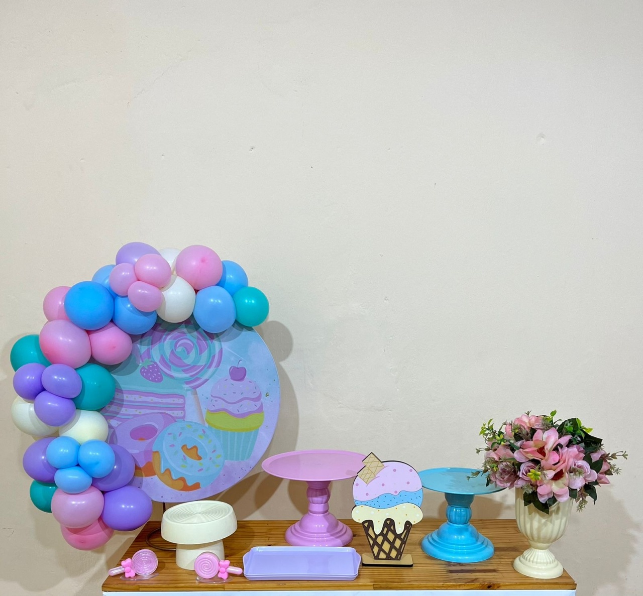 Confeitaria - Mini Festa - Kit Festejar - PEGUE E MONTE CATALAGO VEM FESTEJAR PALMAS
