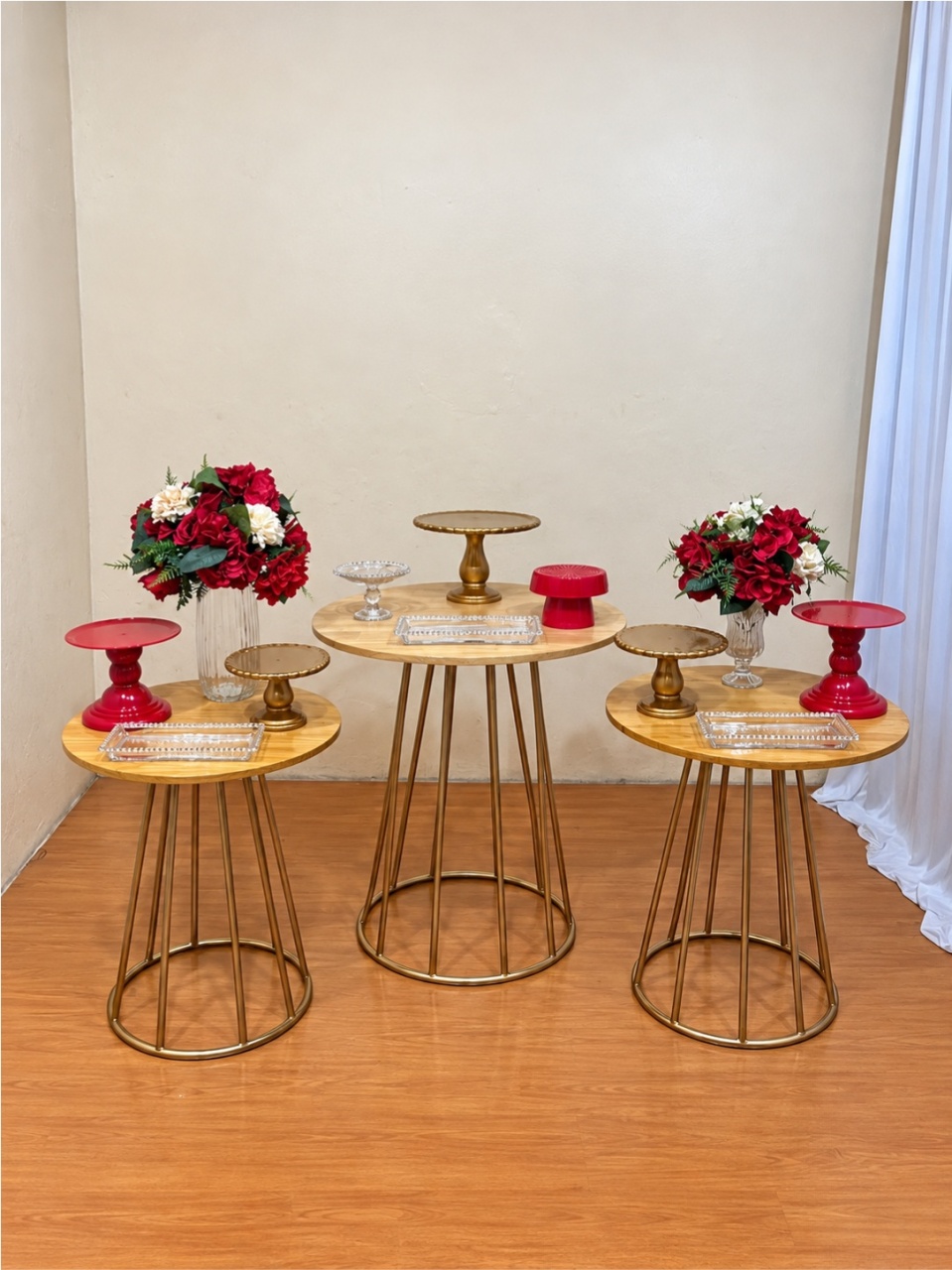Vermelho E Dourado - Mesa Cone Sem Painel - PEGUE E MONTE CATALAGO VEM FESTEJAR PALMAS