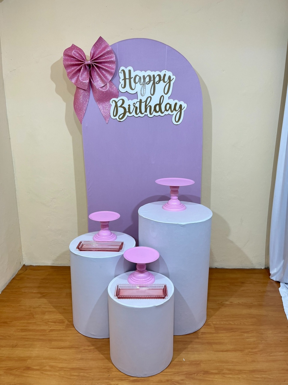 Laços Rosa - Festa Completa - Kit Parabéns - PEGUE E MONTE CATALAGO VEM FESTEJAR PALMAS