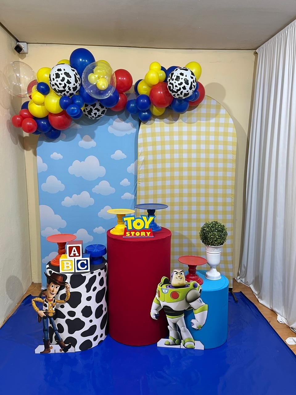 Toy Story - Completa - Kit Comemore Com Balões  - PEGUE E MONTE CATALAGO VEM FESTEJAR PALMAS