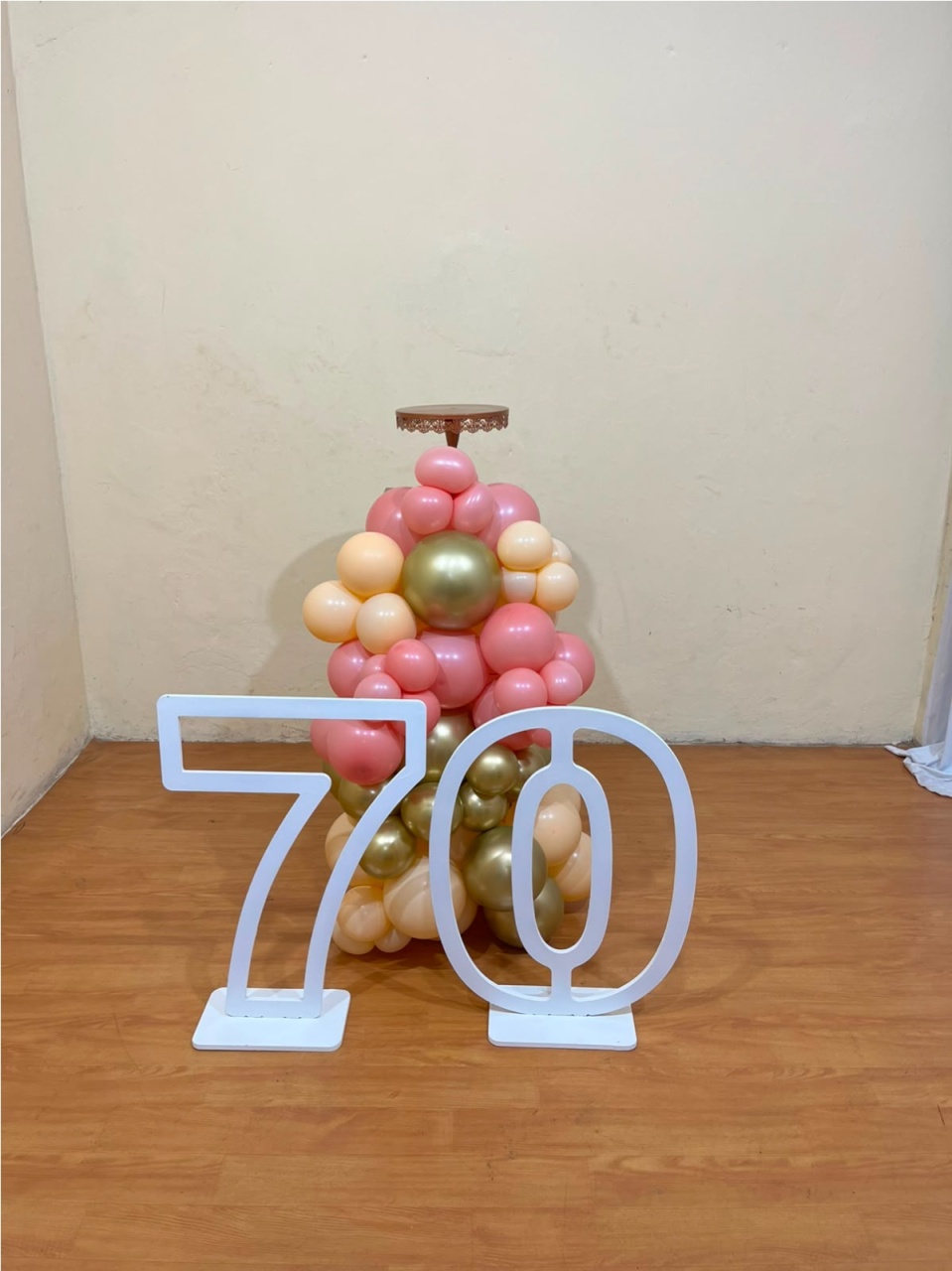 Rose Dourado Bege - Kit Compacto - Mesa 80X30 + Boleira Com Numeros - PEGUE E MONTE CATALAGO VEM FESTEJAR PALMAS