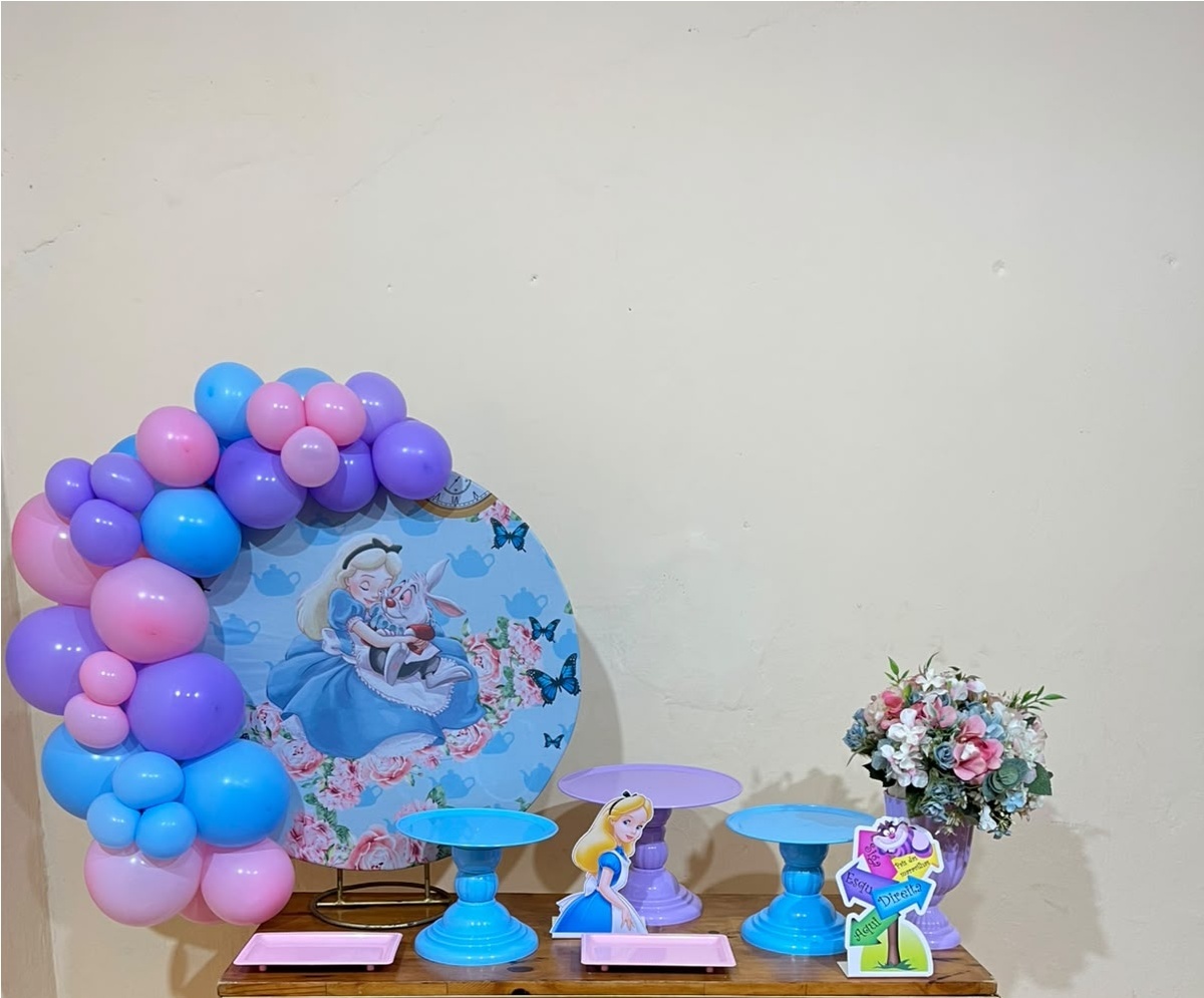 Alice No Pais das Maravilhas - Mini de Mesa - Kit Festejar - PEGUE E MONTE CATALAGO VEM FESTEJAR PALMAS