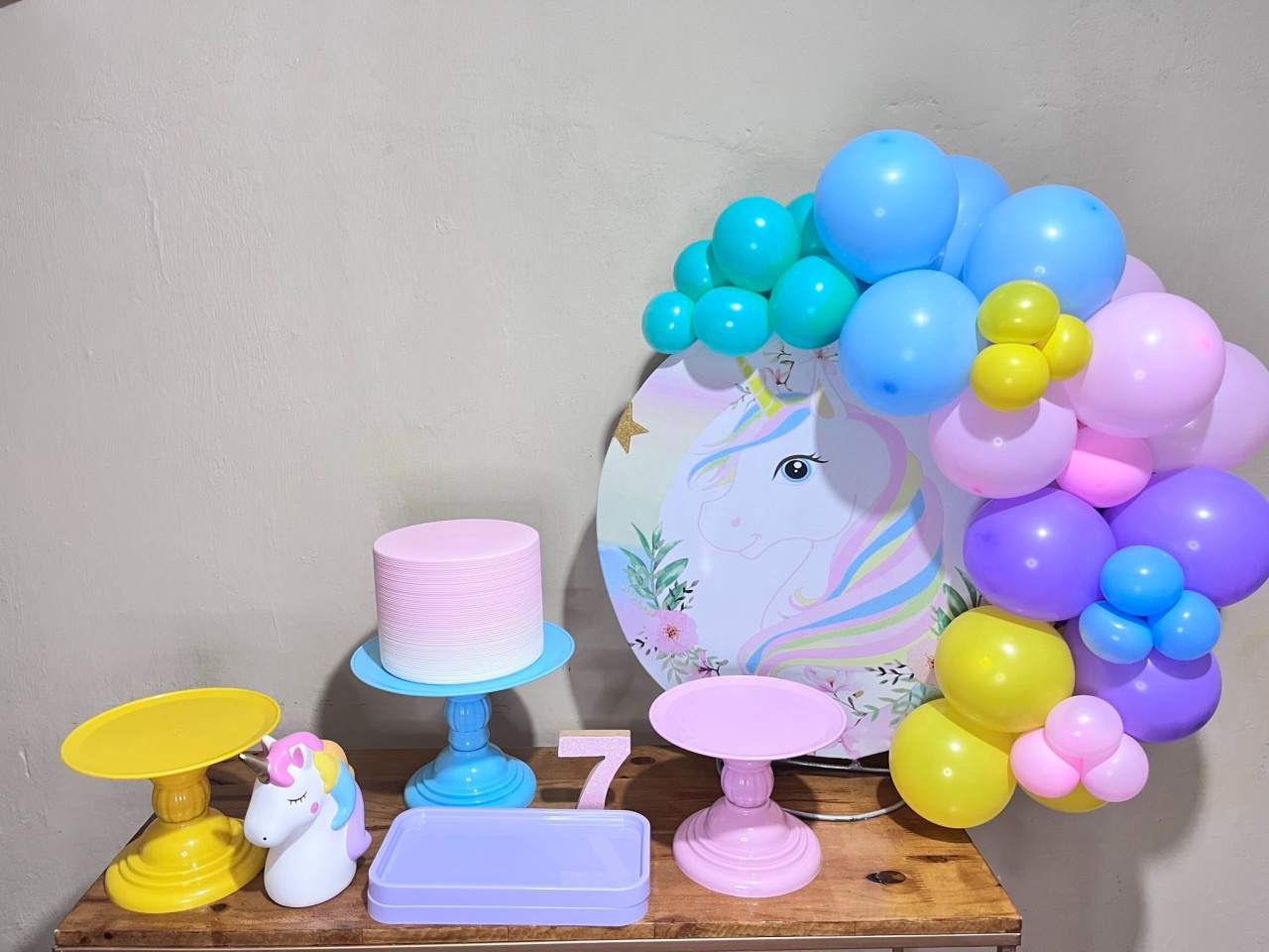 Unicornio 2 - Mini Festa - Kit Festejar - PEGUE E MONTE CATALAGO VEM FESTEJAR PALMAS