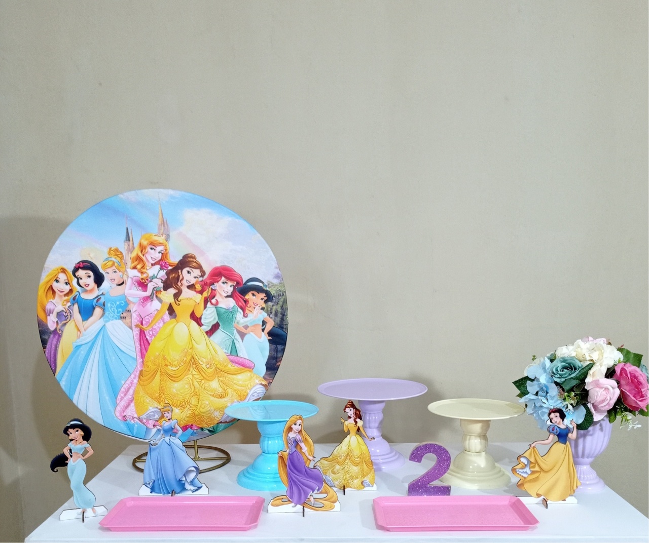 Princesas  - Mini Festa - Parabéns - PEGUE E MONTE CATALAGO VEM FESTEJAR PALMAS