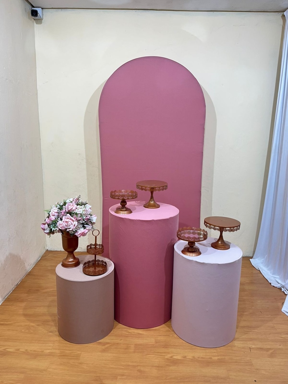Rose  - Festa Completa - Kit Festejar  - PEGUE E MONTE CATALAGO VEM FESTEJAR PALMAS