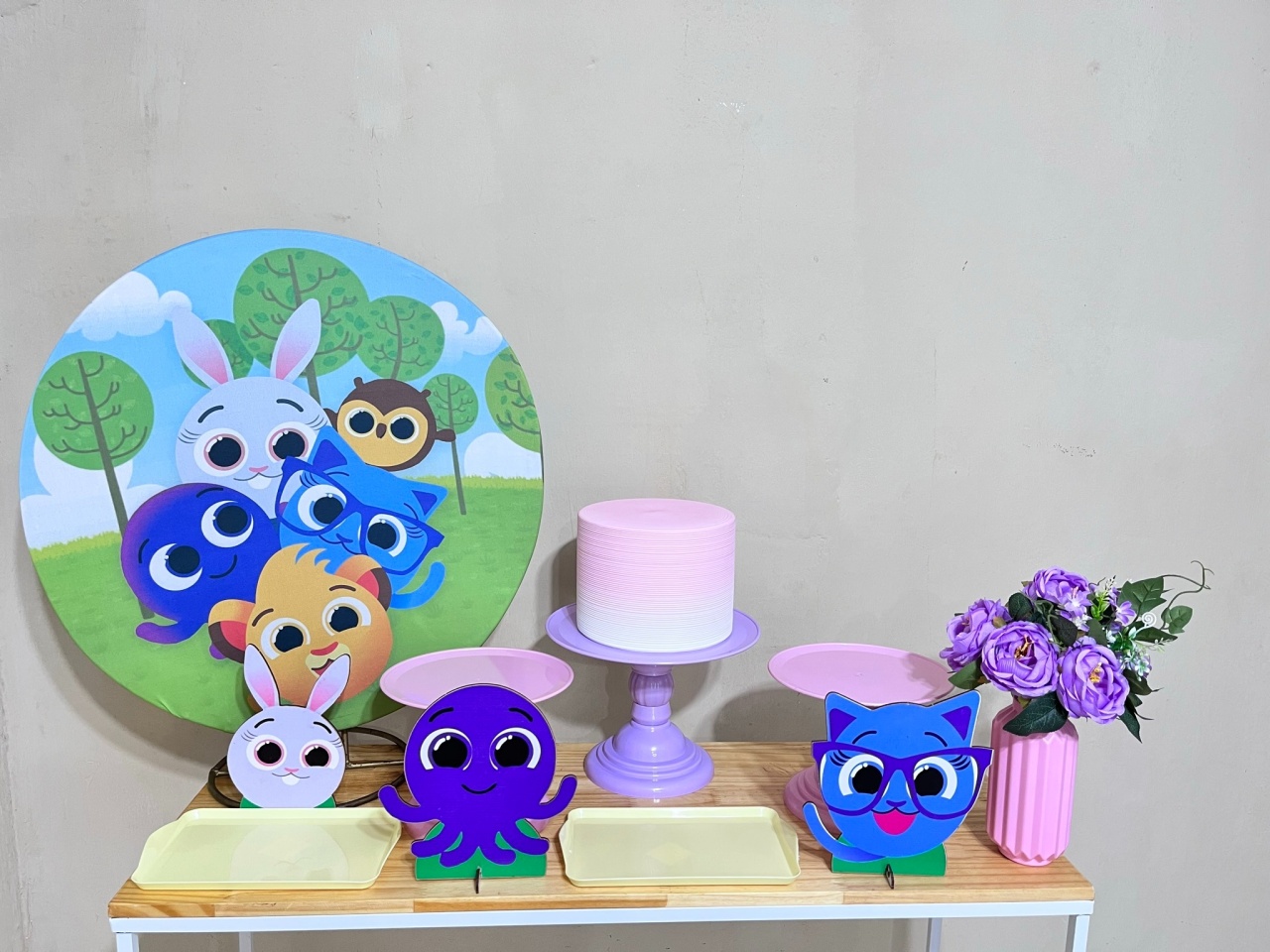 Bolo Fofos - Meninas - Mini Festa - Kit Parabéns - PEGUE E MONTE CATALAGO VEM FESTEJAR PALMAS