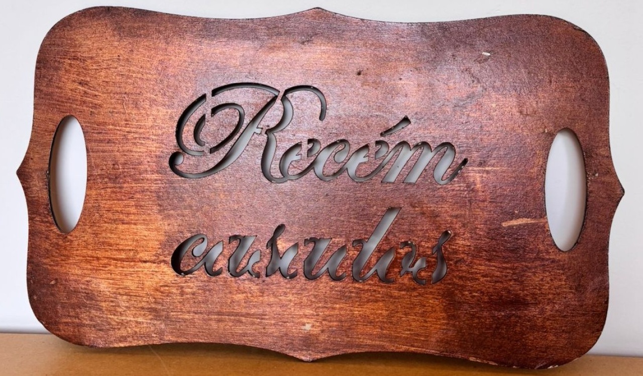 Plaquinha Casamento (Recém Casados) (Locação) - Beca Decorações