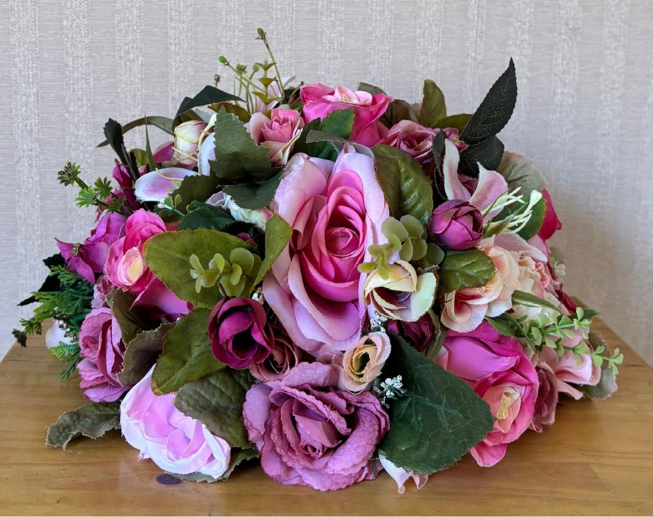 Arranjo Rosa Forte (Locação) - Beca Decorações