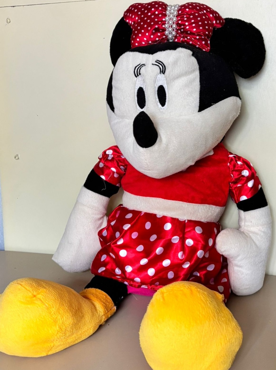 Pelúcia Minnie (G) (Locação) - Beca Decorações