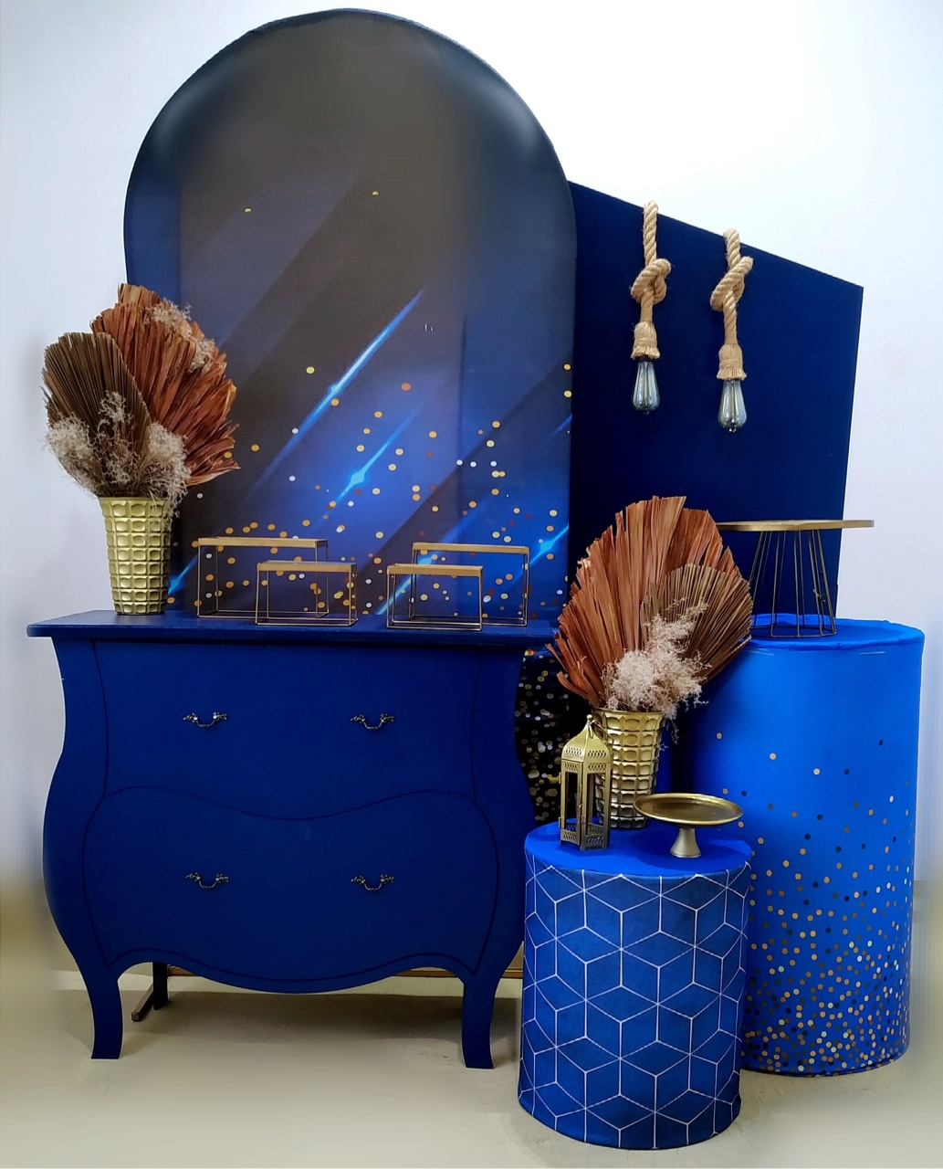 Azul E Dourado (Composição) - Beca Decorações