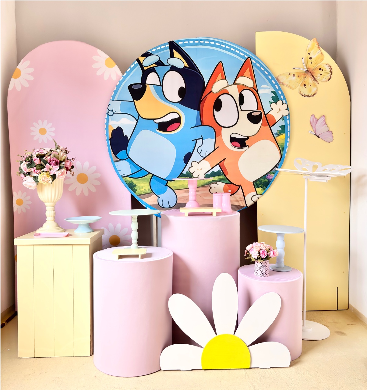 19. Bluey E Bingo  Rosa (Composição)  - Beca Decorações