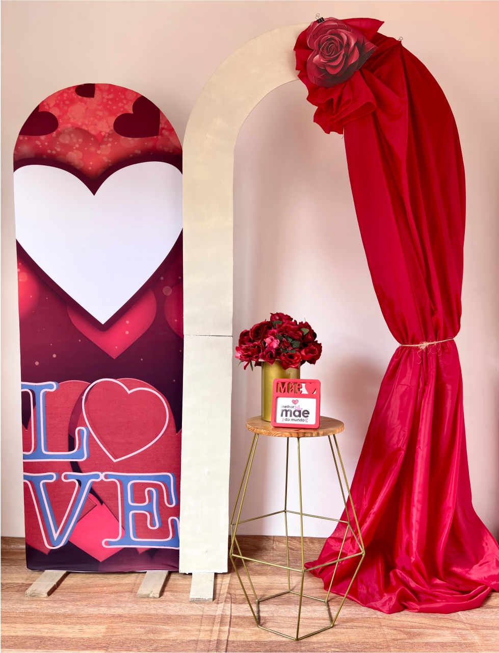 37. Dia das Mães ( Cenário Love) - Beca Decorações
